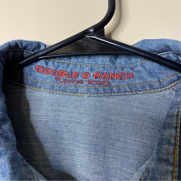 Double D Ranch denim snap button top - Picture 3 of 12
